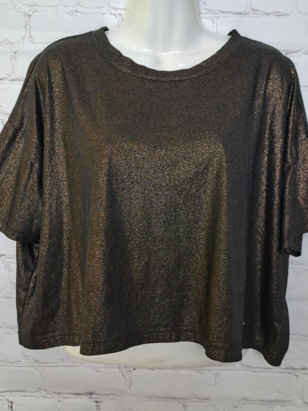 Victoria Sport Shimmer Cropped T-Shirt Size Large